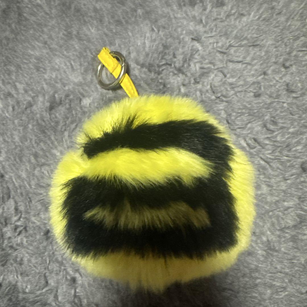 

[USED] Final Price Drop: BIGBANG Daesung Fur Charm D-LITE Yellow