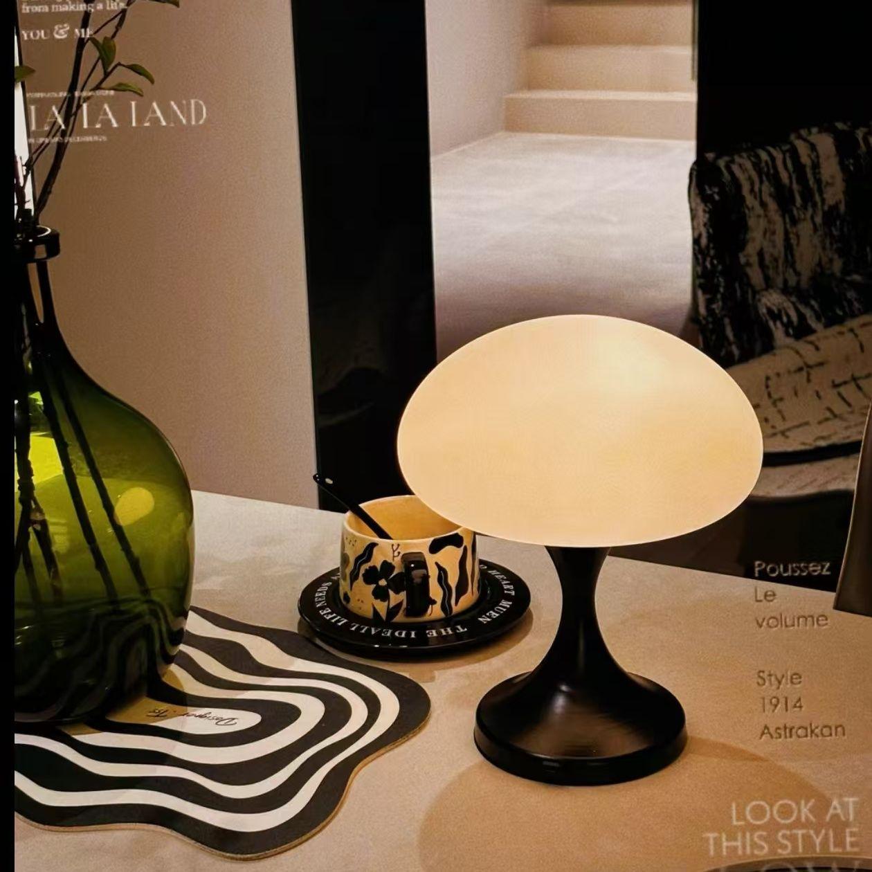 

Ретро сенсорная настольная лампа «Медуза»: Ночник для спальни, Декоративная атмосфера, Стиль интернет-знаменитости, Перезаряжаемая прикроватная лампа. Default Option