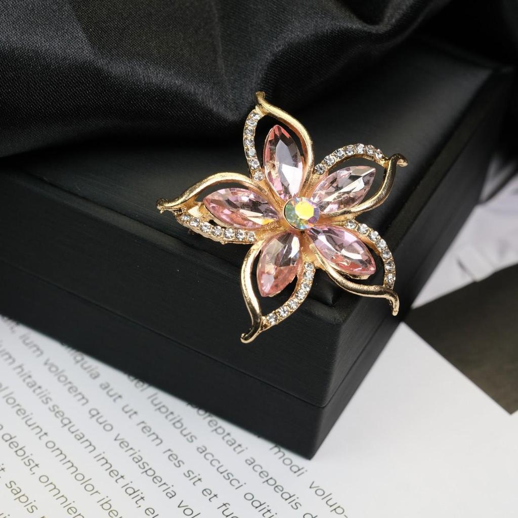 Europäische & Amerikanische Retro Luxus Farbiger Diamant Brosche - Vielseitiger Legierungsanstecker & Korsagen-Accessoire