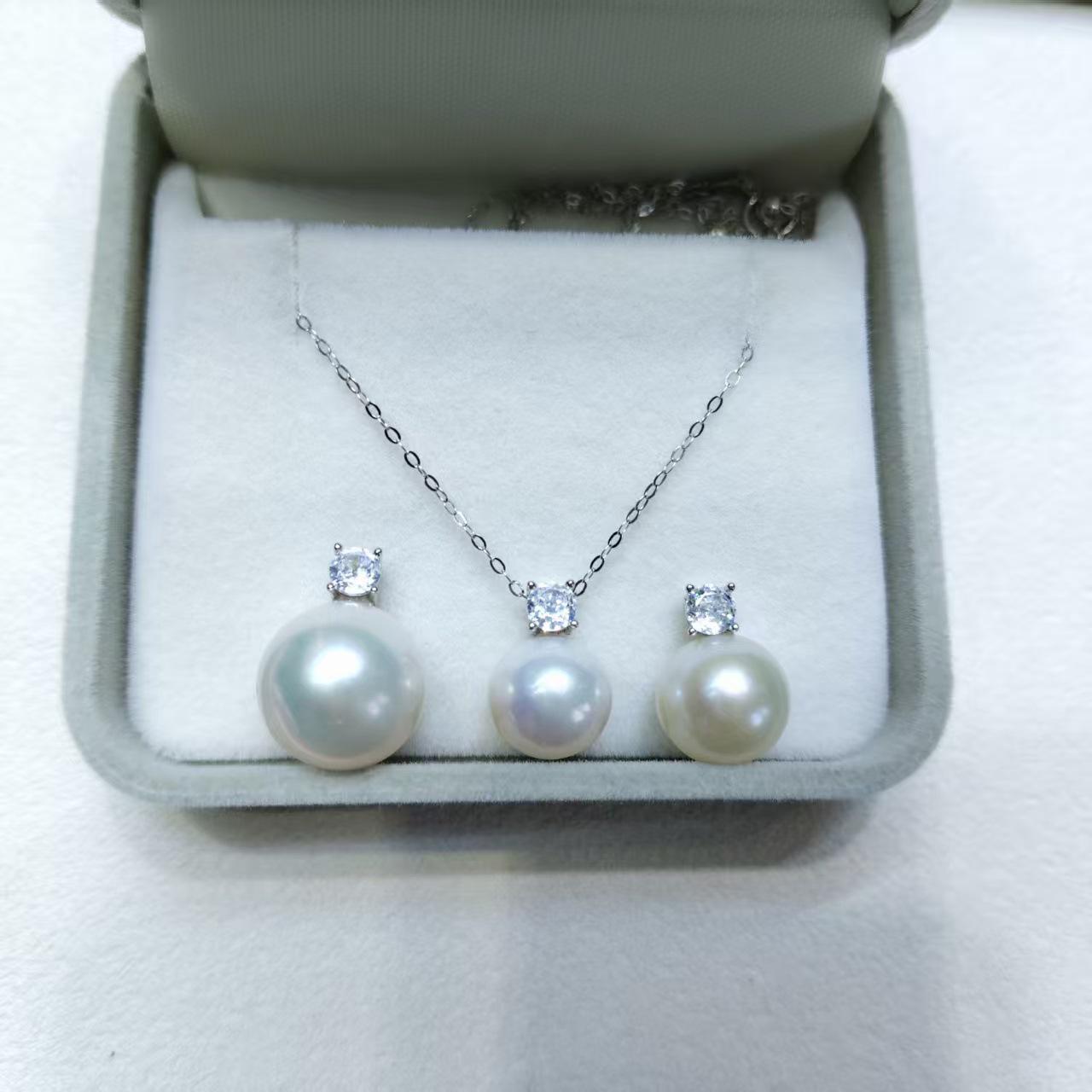 

Freshwater Pearl Princess Pendant Necklace with S925 Silver Chain - Zhuji Hai Nian Jewelry 9-10mm Slightly Blemished Pearl