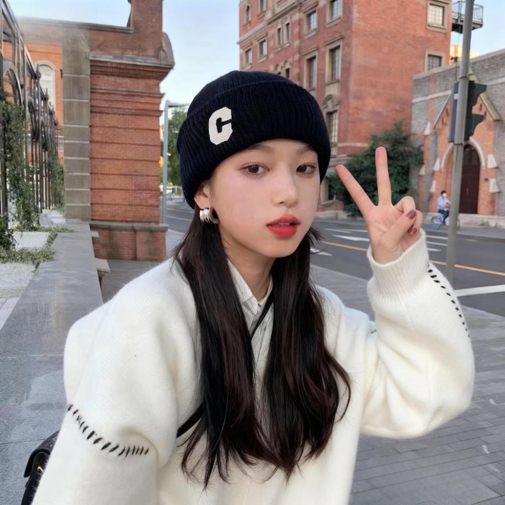 1Pack Beanie Hats for Men Women,Winter Warm Thick Slouchy Beanie Hats with Letter Print Suitable for Skiing,Outdoor Activities