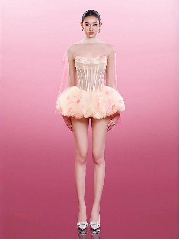 26-Year Anniversary Vietnam Designer Strapless Fishbone Dress with Mesh Flower Puffy Skirt for Fairy Parties