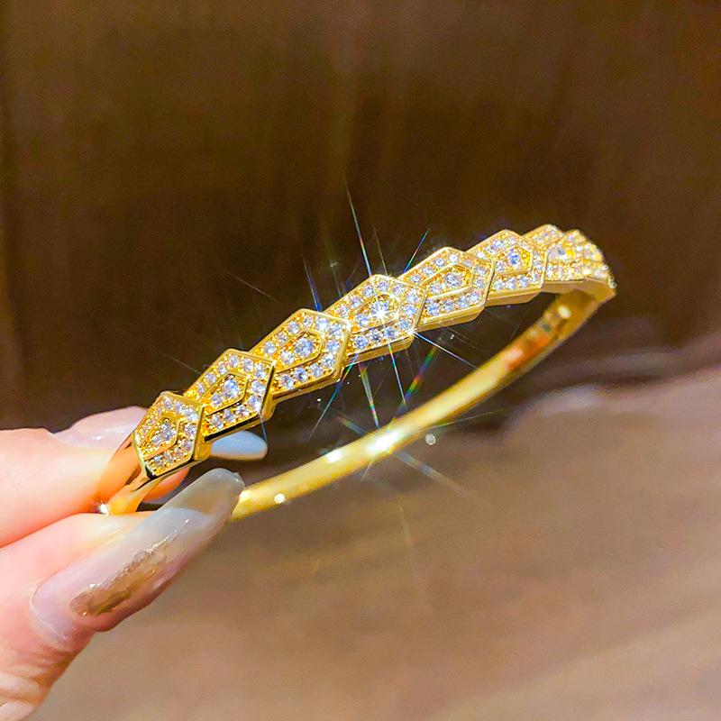 Gold-Plated Zircon Round Buckle Bangle - Elegant Korean Retro Style Bracelet for Women