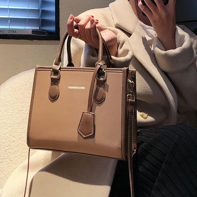 Jianneng Premium Sense Simple Texture Large Capacity 2025 New Trend Versatile Messenger Bag Portable Commuter Shoulder Bag