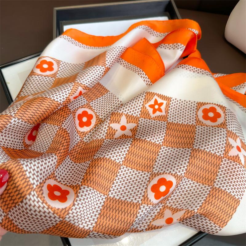 Korean version of fashion printing 71 square scarf simulation silk spring and summer thin scarf versatile decorative scarf tied hair headscarf silk sc