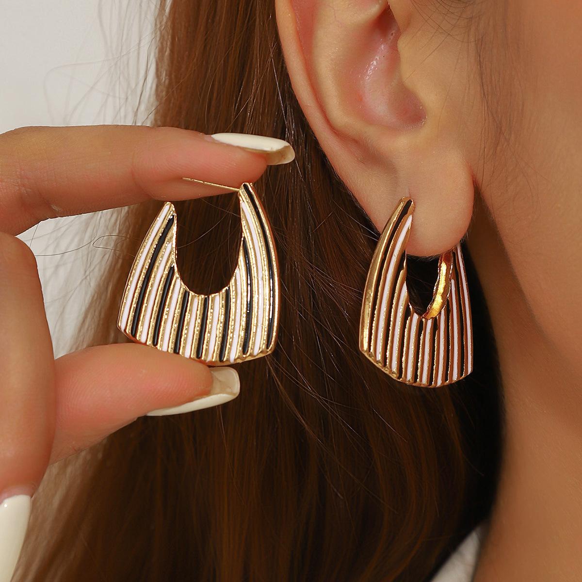 

Модні висячі сережки для жіночих прикрас золотий