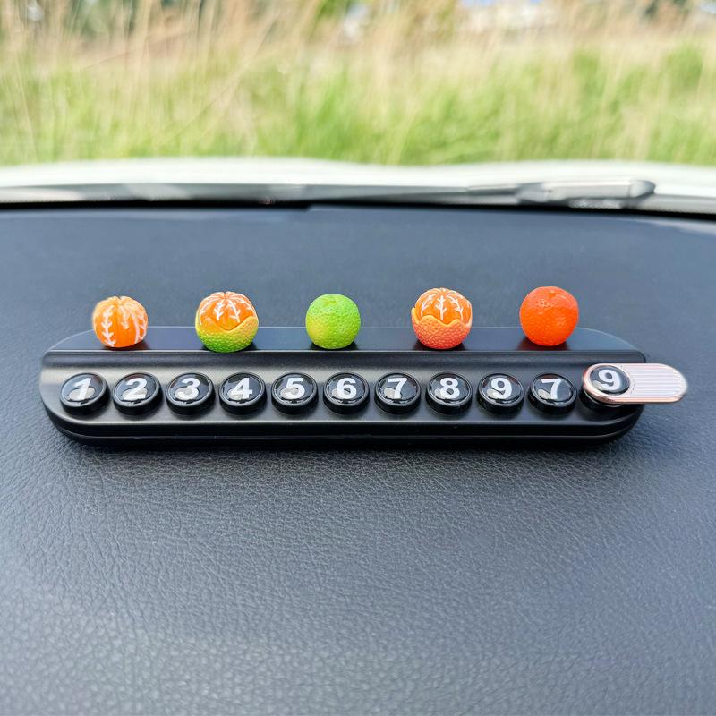 Dočasná parkovací cedule Šťastná kočka: Skrytá SPZ pro auto