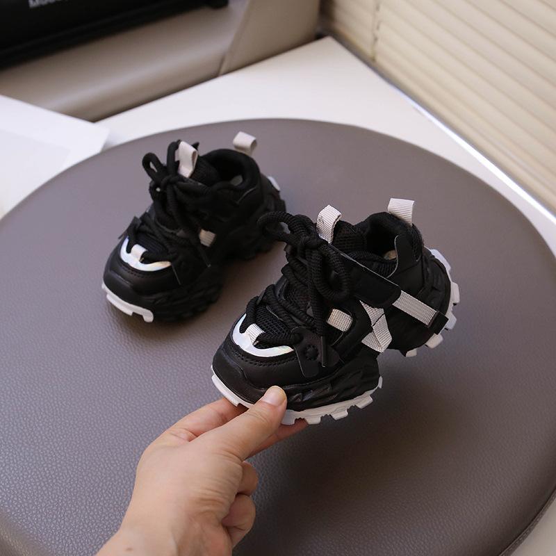 Boys' sneakers autumn 2025 new children's shoes lightweight soft-soled dad shoes girls running height-increasing shoes