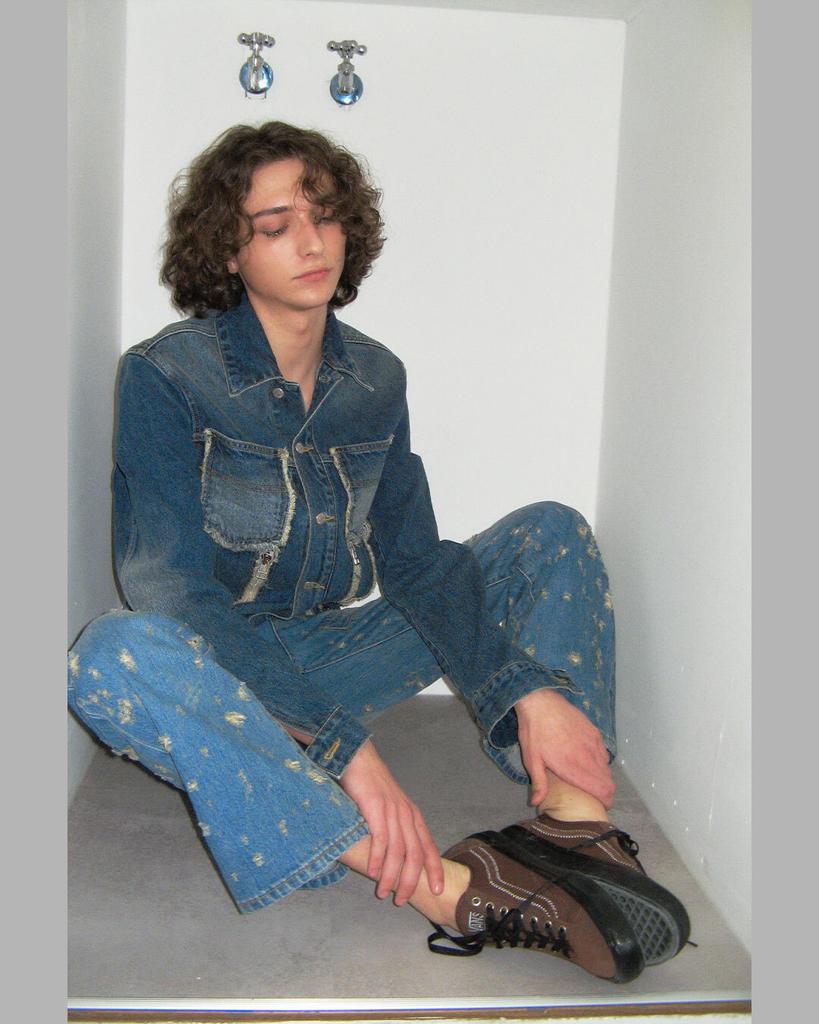 Themuseumvisitor Sprayed Denim Jacket (Light Blue)