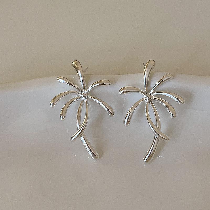 Elegant Retro Luxury Firework Stud Earrings for Women - Trendy, Versatile, and Fashionable