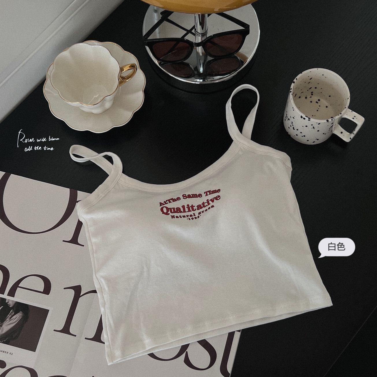 

Женский однотонный топ без рукавов с пупком One Size белый