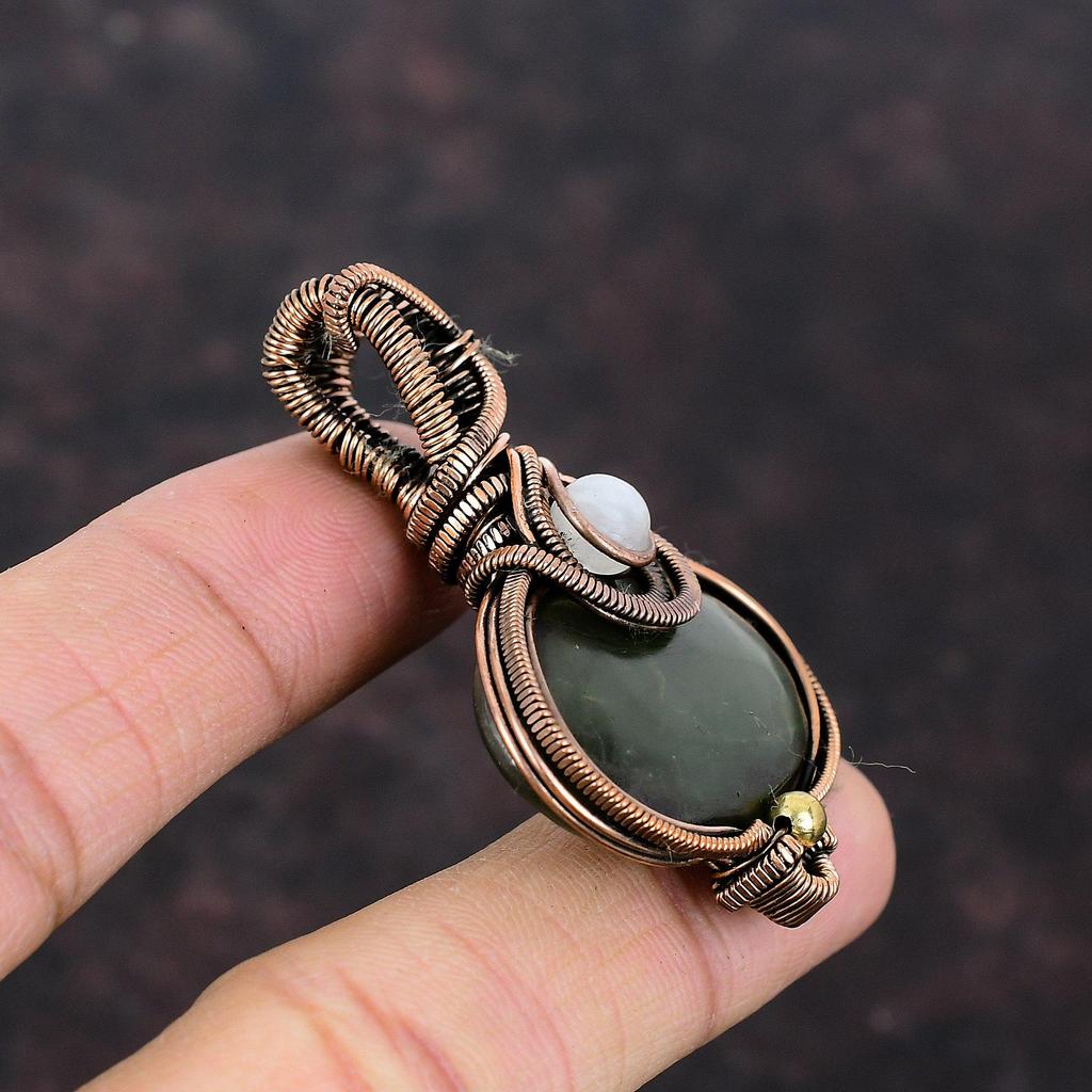 Vasonit Hänge Koppartrådsinlindat Ädelstenshänge Handgjort Regnbågsmånsten Hänge Fint Kopparsmycke Gåva Till Hennes Vasonit Smycken