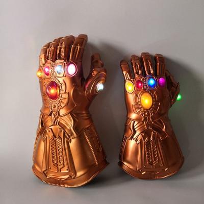 Color : Lights yvyuan Mani Pugno Guanti Thanos Infinity Gauntlet Ragazzi Luce LED Uomini Up Gioco in Latex Cosplay elettronico Props Accessori del Costume Lovely