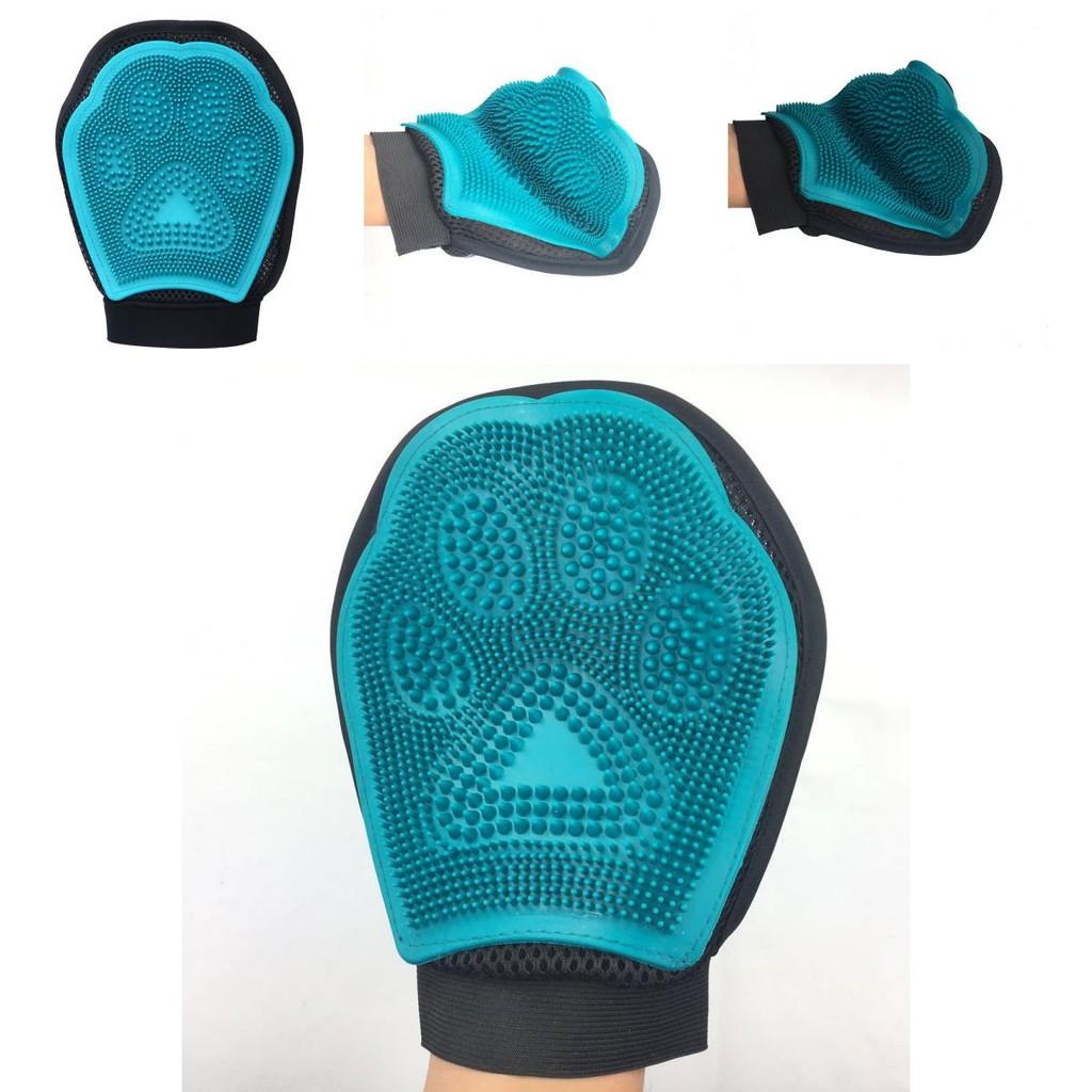 Soft And Flexible Magic Glove For Gentle Dog Cat Massage And Grooming