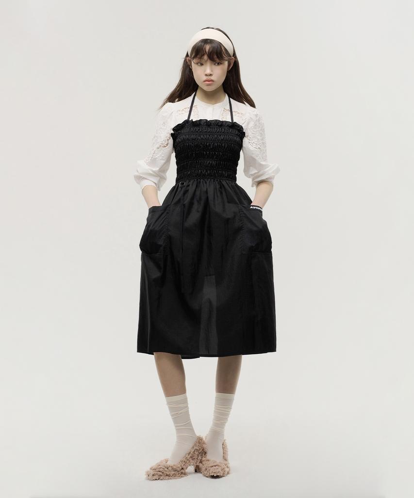 Eipeuleonwei Momoc Black Apron Dress