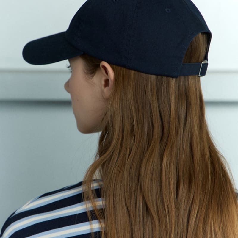 NONLOCAL Broderad Keps - Marinblå