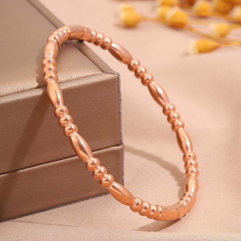 Hot-selling titanium steel bracelet, girls' high-end sense of fashion, popular light luxury in Europe and the United States, Gypsy star love diamond