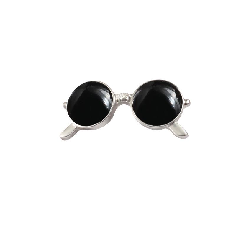 Xiao Zhan Style Mini Sunglasses Brooch Pin – Trendy Accessory for Clothing, Hats, and Bags