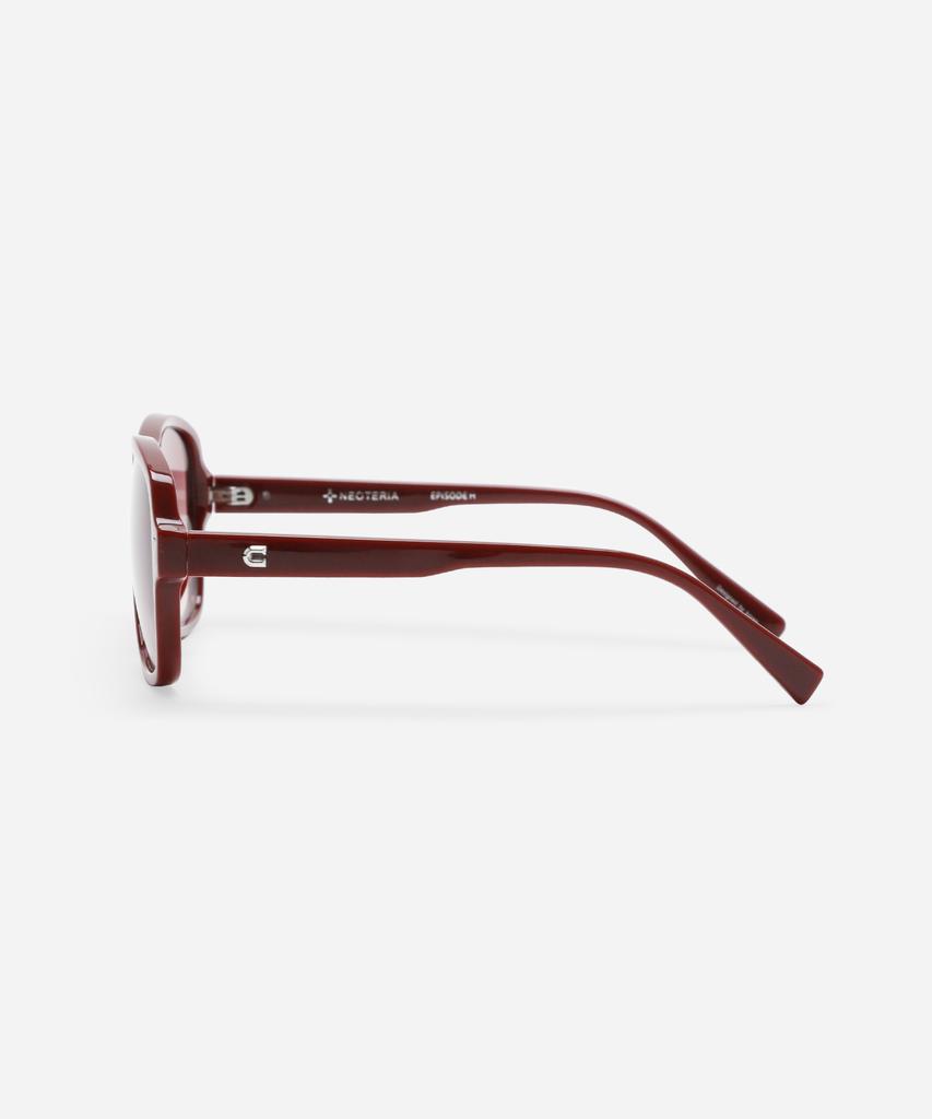 Neotelia Rek · Burgundy