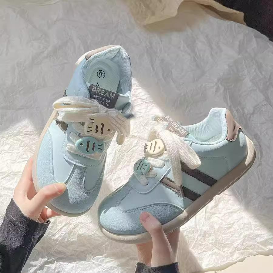 2025 New Retro German Training Shoes Women's Fashion Versatile Chic Round Head Casual Leather Surface Small White Board Shoes Spring Explosion