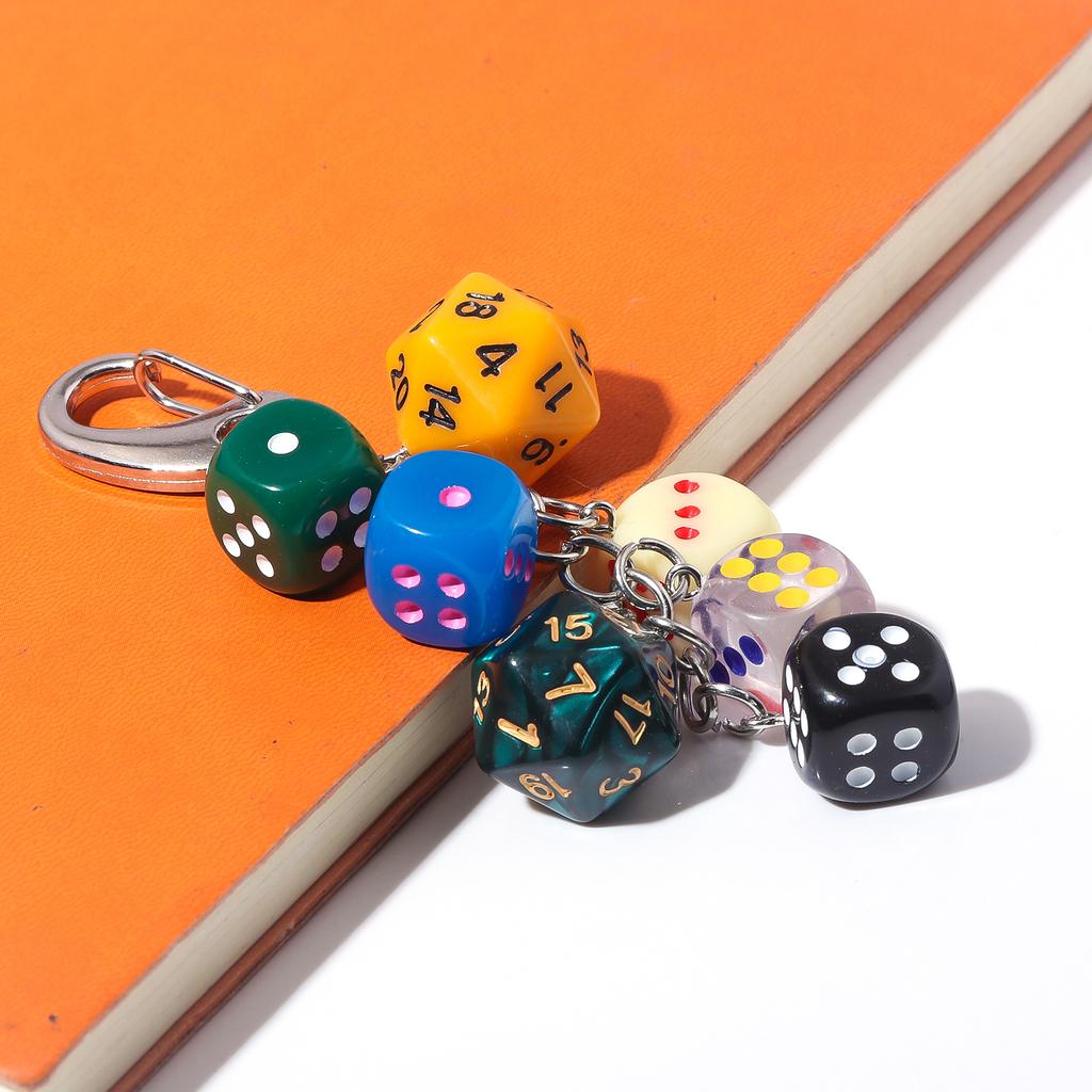 Vintage Dice Keychain Bag Charm Accessories Waist Charms Dice Zinc Alloy Ironworks Knot Buckle Design Belt Buckle Bag Pendant