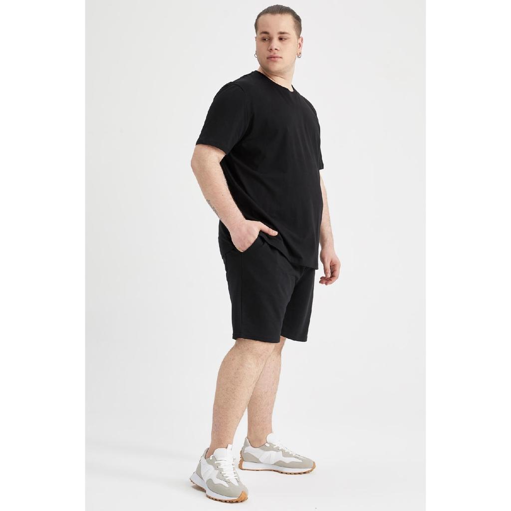 Kurz geschnittene Slim-Fit-Shorts