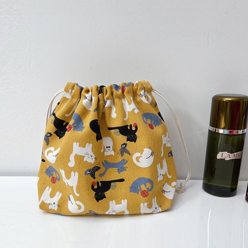 

Cartoon 3D Makeup Drawstring Bag - Dustproof Cosmetic Pouch for Lipstick & Storage