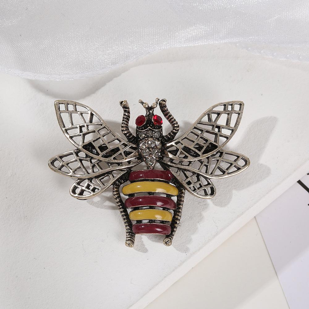 Bee Pearl Brooch, Insect Diamond-set High-end Niche Pin, Women's Rhinestone Brooch, High-end Clothing Accessories