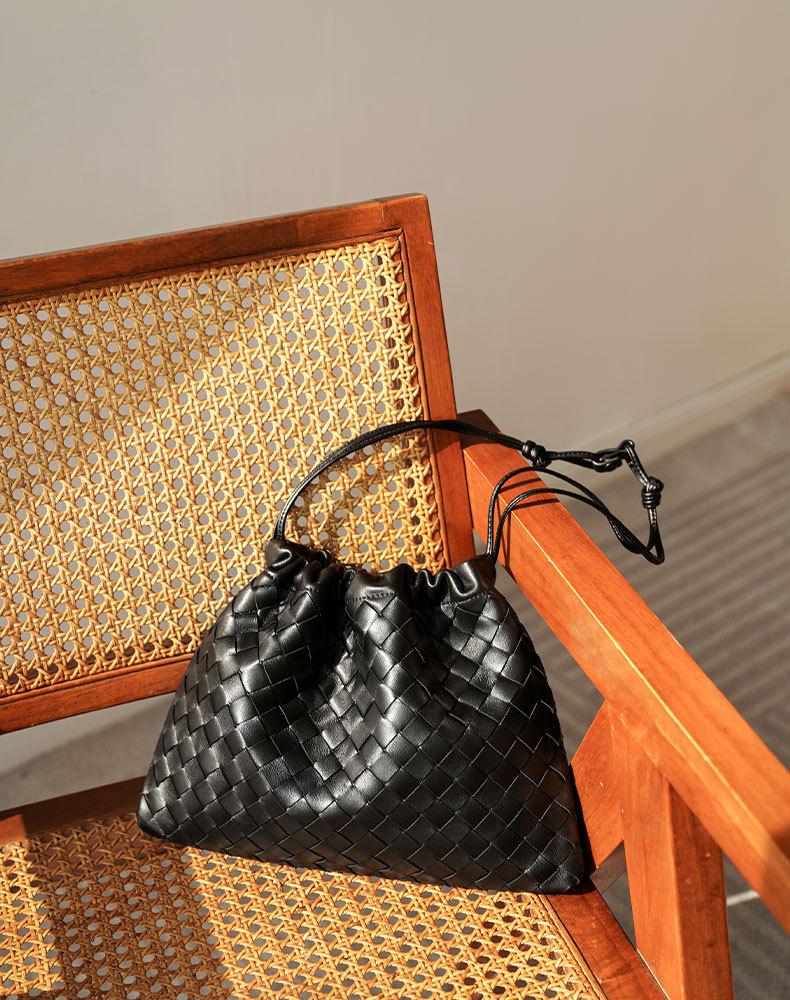 Bolso Bandolera Nube Tejido de Piel de Oveja BV Nuevo 2024: Versátil, Moderno y Popular Estilo con Cordón