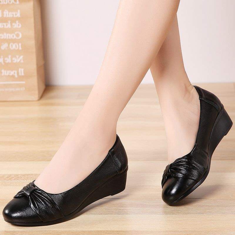 

Mom shoes wedge heel fashion single shoes spring and autumn mid-heel soft-soled work shoes versatile middle-aged women s shoes leather shoes 41