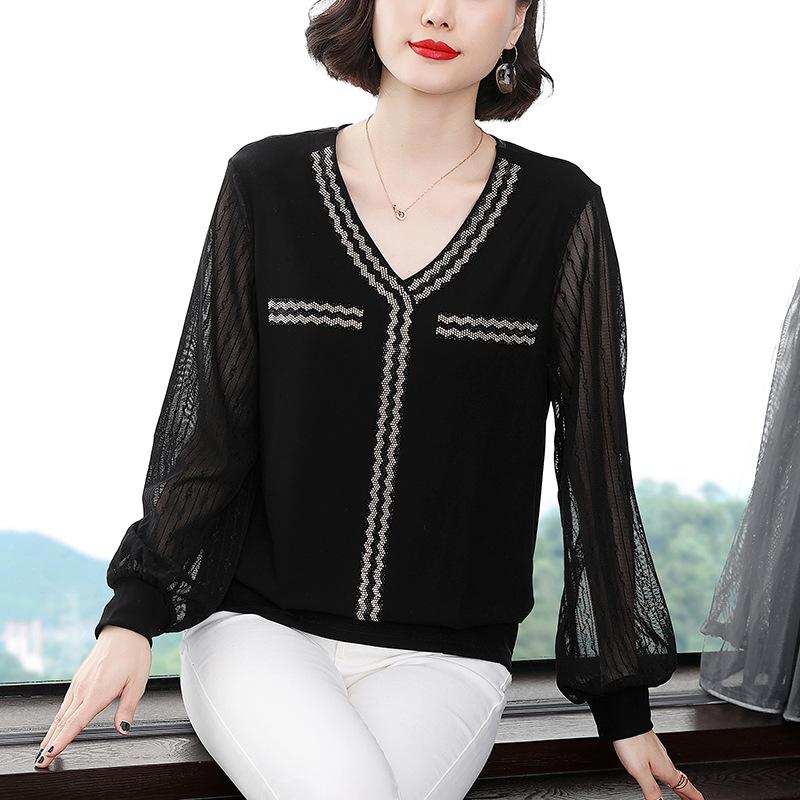 Women's Black Chiffon Spliced Knitted V-Neck Pullover: Loose-Fitting, Long-Sleeved Spring Commuter Top.