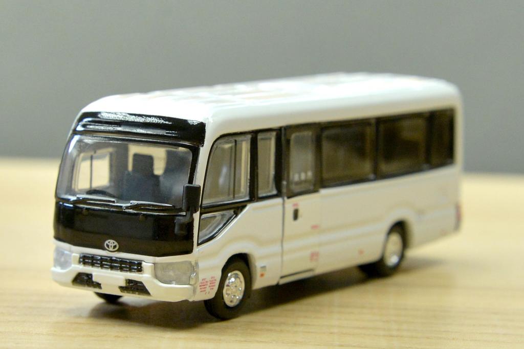 Tiny City 1/76 Scale Toyota Coaster (B70) White Diecast Model Car
