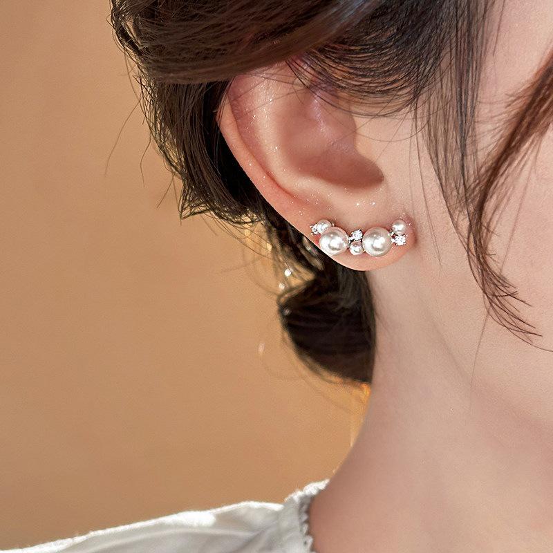 Fashionable Faux Pearl Stud Earrings - Elegant Versatile Jewelry for Women, Trendy Internet Celebrity Style with Creative Personality