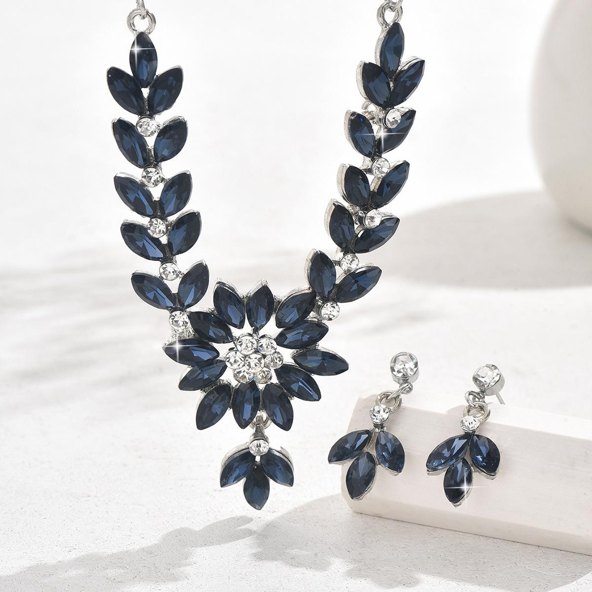 

Vintage Crystal Flower Wedding Earrings Necklace for Women Bridal Jewelry Sets Party Accessories
