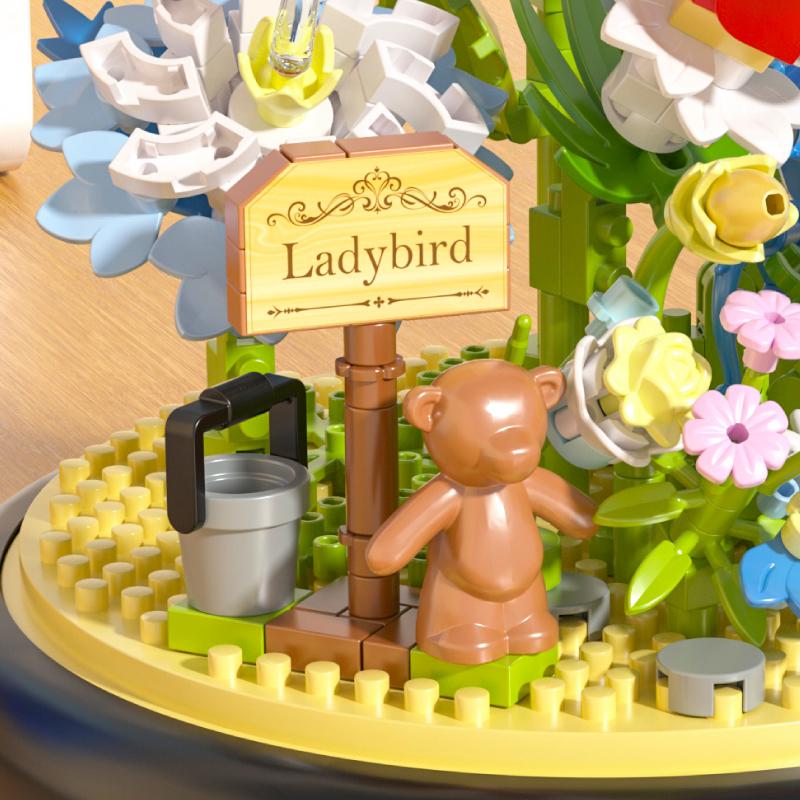 Insect Flower Building Blocks Set Bee Butterfly Plant Potted Model Bricks Set with Dust Cover DIY Toys for Kids Christmas Gifts