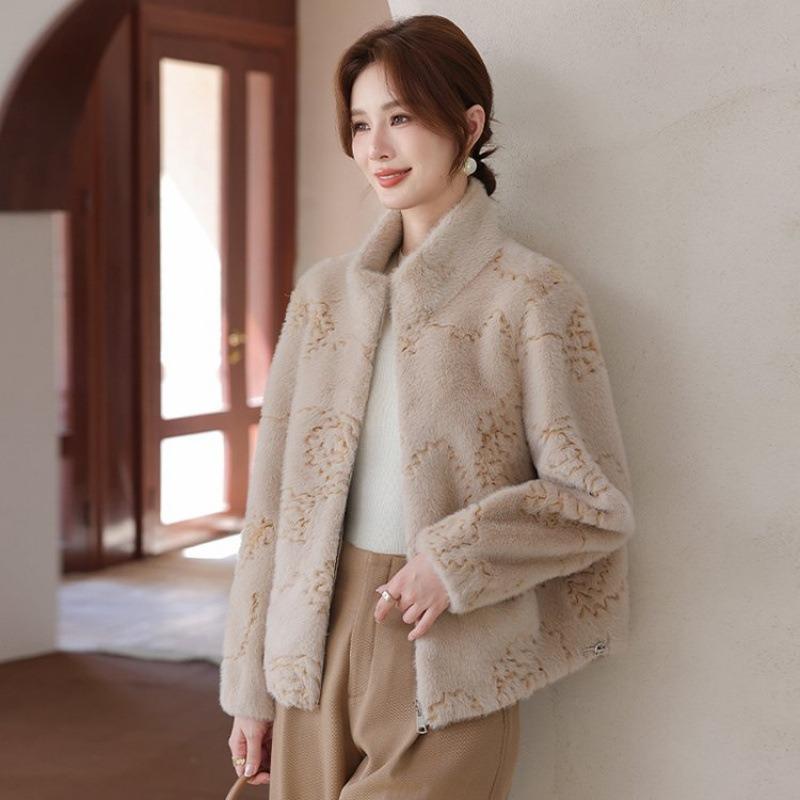 

Одежда для женщин среднего возраста, пальто для женщин среднего возраста, утолщенная молния, темперамент легкой роскоши, свободный ретро-топ, мех 5XL [Recommended 150-80 kg]