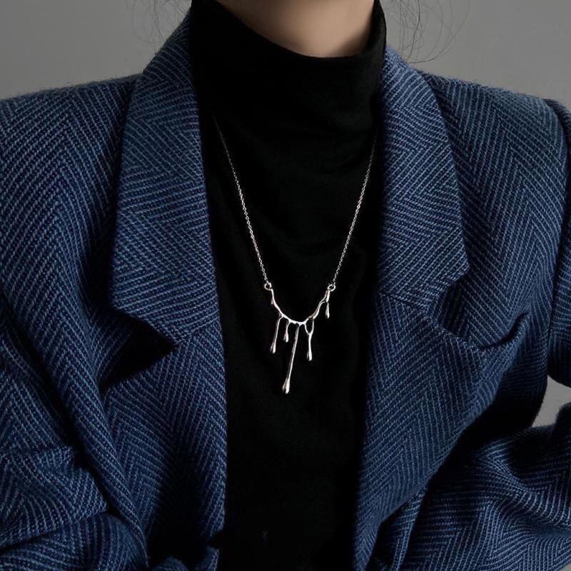 Autumn and winter sweater chain cold new round bead chain women's necklace niche design advanced double geometric accessories