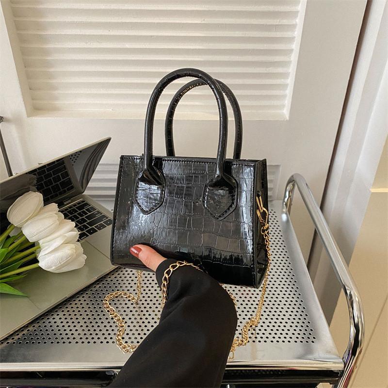 Chic Casual Commuter Handbag Stylish Crossbody Bag For Women 2023 Summer Trendy Design