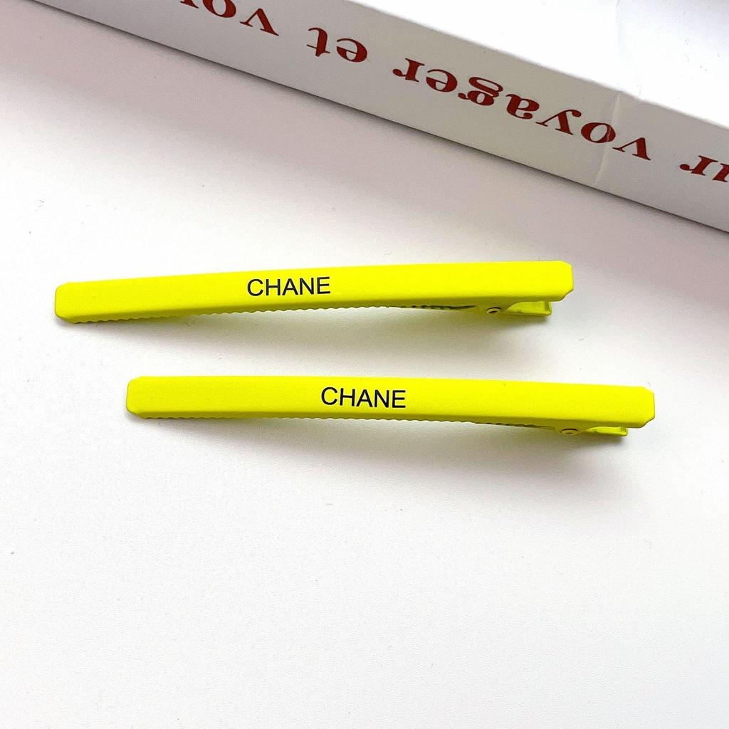 Xiaoxiang Brief Metall-Seitenclip: Hochwertiges Stirn- und Haaraccessoire