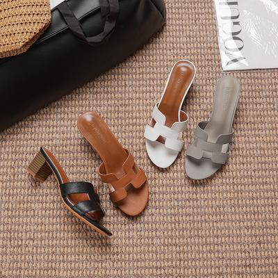 Summer New Slippers Women's Medium Heel Thick Heel Cool Slippers Women's Fashion and Thin Beach Slippers Women