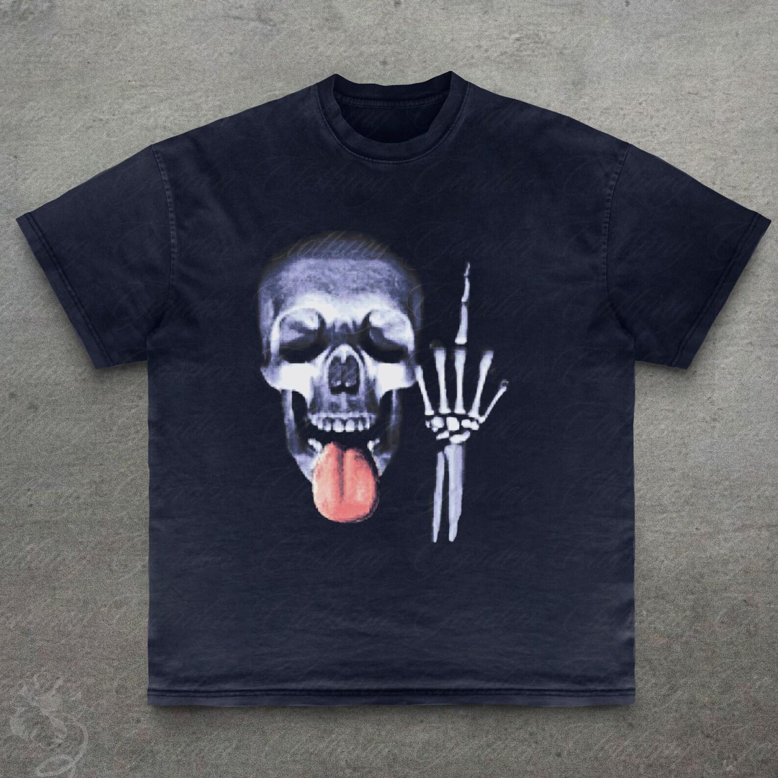 Funny Skull Graphic Tee, Skeleton Middle Finger T-Shirt for Men Women, Vintage Style Grunge Edgy Halloween Shirt, Alt Girl Goth Shirt M