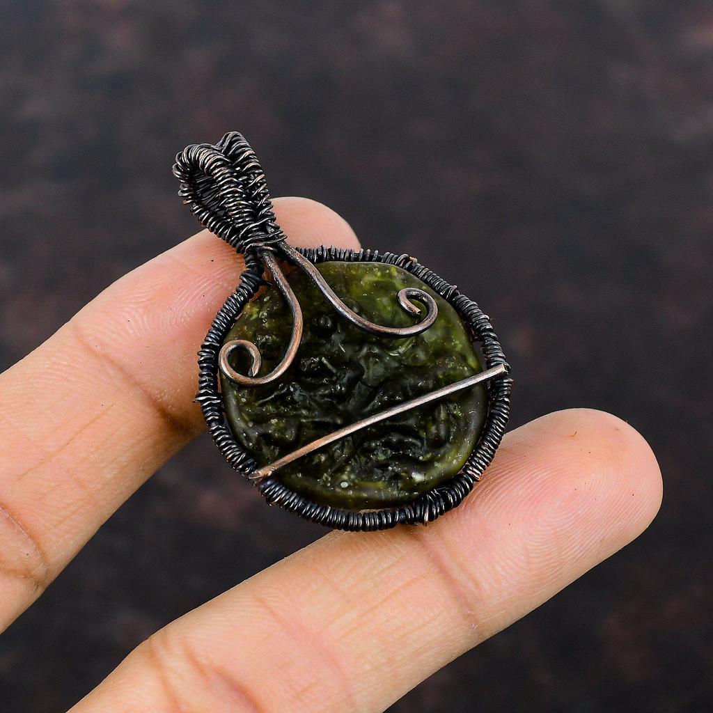 Přívěsek Tree Of Life Moldavit Měděný drát Zabalený Přívěsek Šperky z drahokamů Ručně vyrobený přívěsek Dárek pro ni Šperky z měděného drátu Jedinečný přívěsek