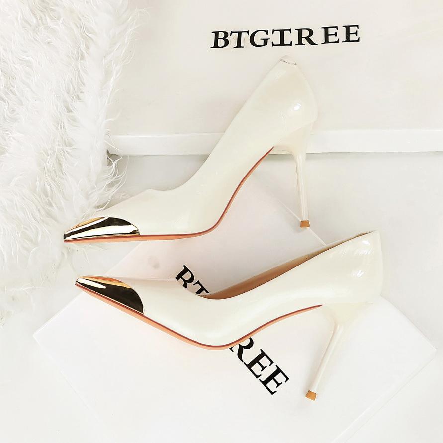Shallow Heeled High Heels for Women, Pointed Iron Toe Decorative Super High Heels, Patent Leather Single Shoes