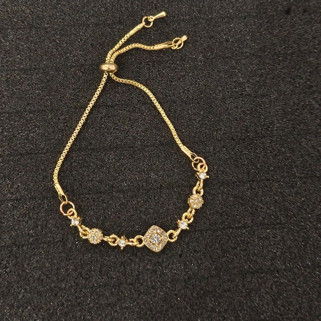 Sparkling Small Flower Zircon Pull Bracelet Women'S Cherry Blossom Diamond Niche Versatile High-End Accessories Hand Jewelry