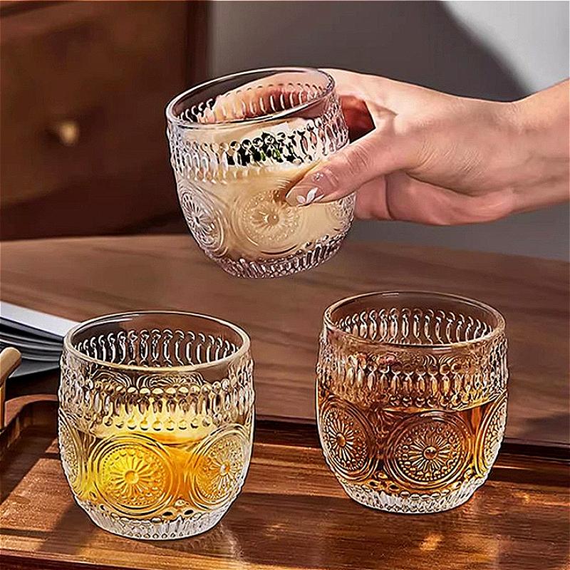 260ml 9.6oz Kreativní sklenice na zahraniční víno Elegantní sklenice na víno Průhledné sklenice na ledové latte a mocha Sklenice na whisky a brandy Sváteční dárky