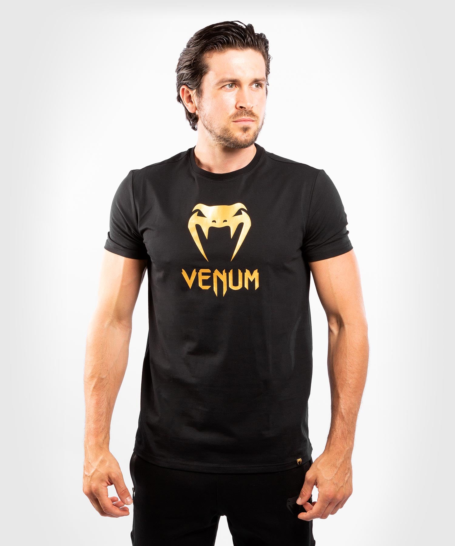 

ФУТБОЛКА VENUM CLASSIC - Черный/золотой