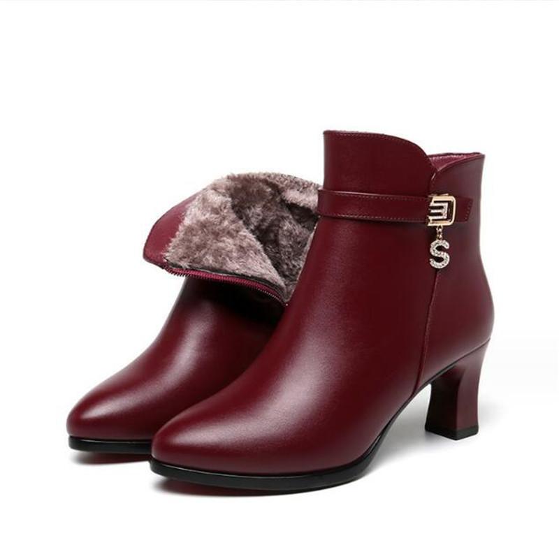 

Модные зимние женские ботильоны из натуральной кожи, женские теплые плюшевые зимние ботинки, нескользящие ботильоны для мамы, женская обувь на высоком каблуке 38