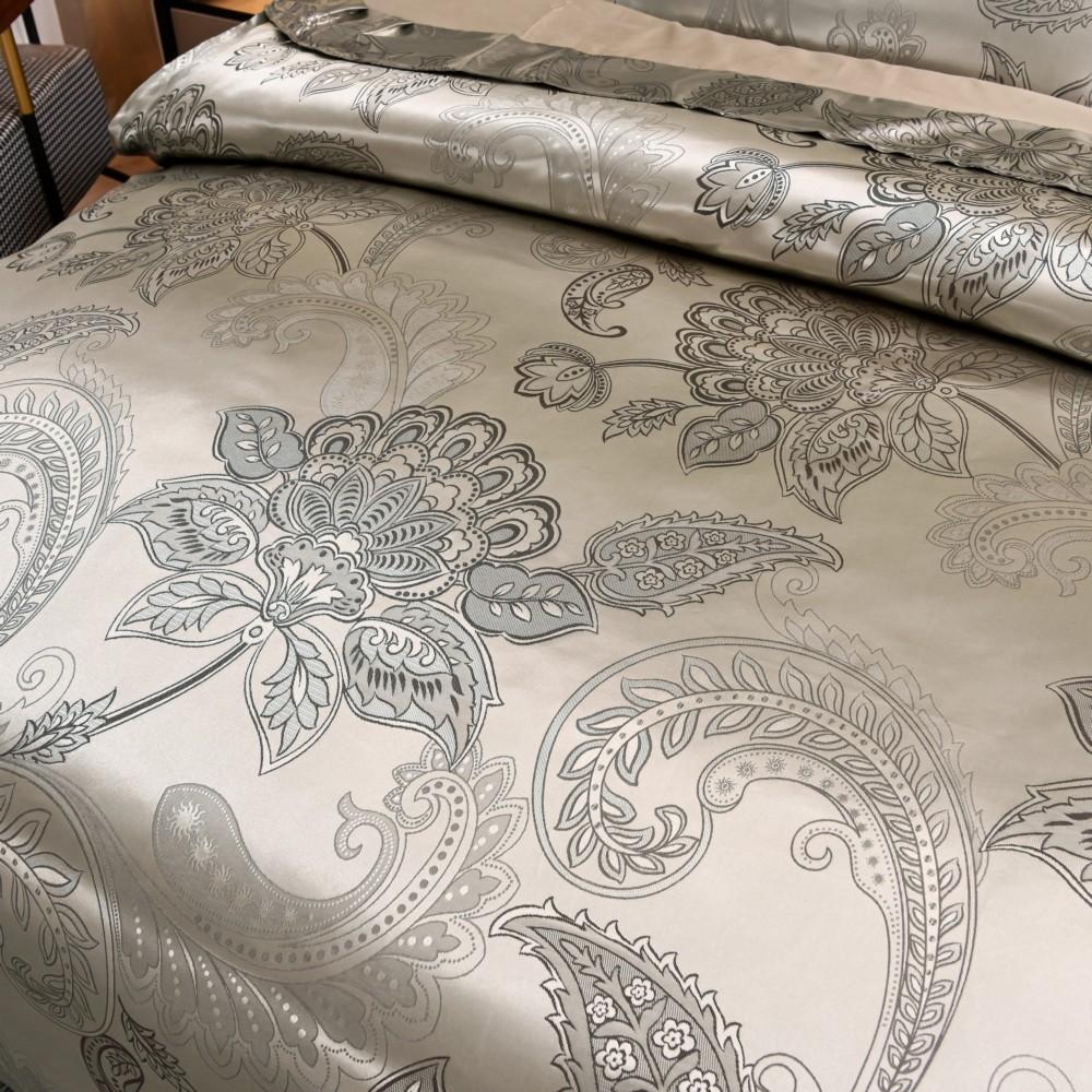 Wedding Bedding European Jacquard Quilt Set Three-Piece American, Eternal Movement Simple Style,