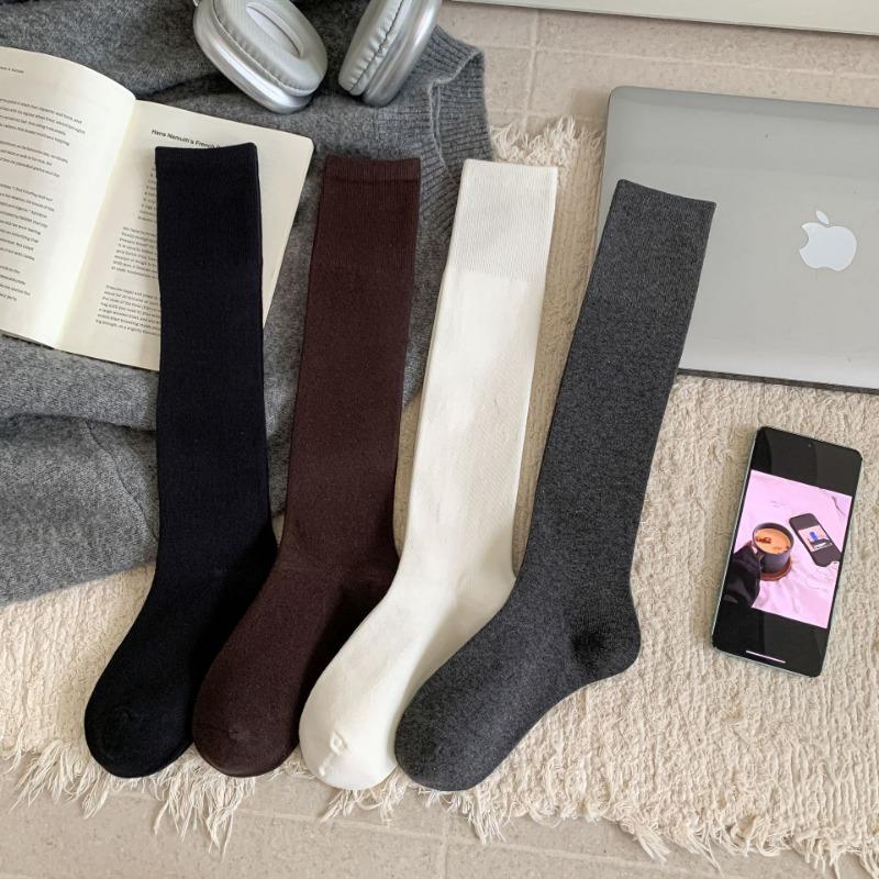 Basic solid color slim calf socks gentle wind soft waxy skin-friendly autumn and winter cotton socks Zhuji pure cotton women's medium tube socks