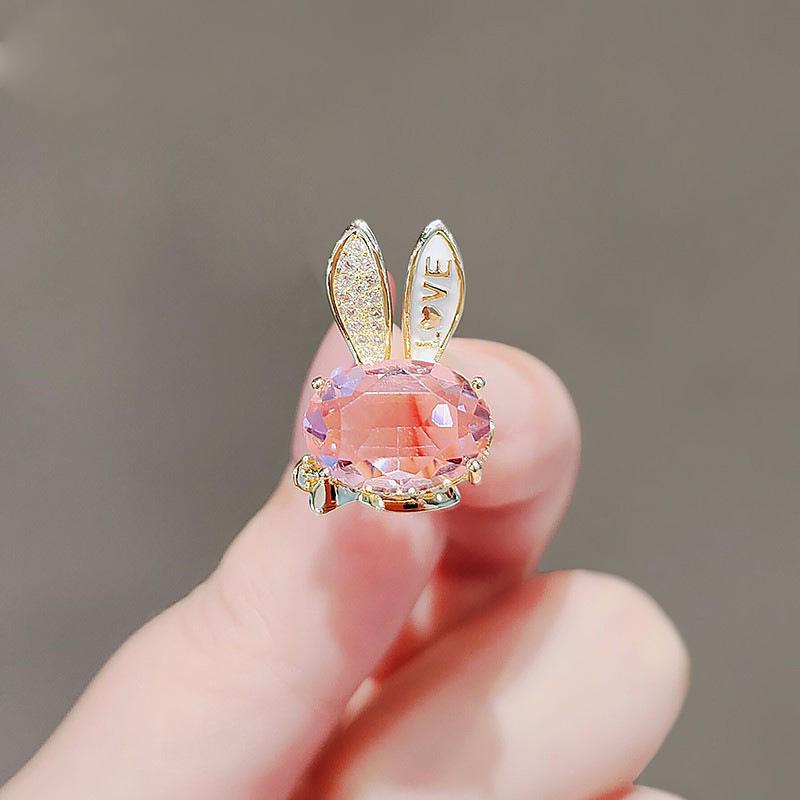 

Japanese Cute Rabbit Crystal Brooch: Elegant Women s Versatile Lapel Pin